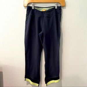 Lucy Powermax cropped yoga leggings size small black and green